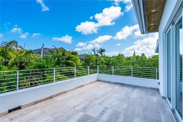 $25,500 | 435 Hampton Lane, Key Biscayne, FL 33149