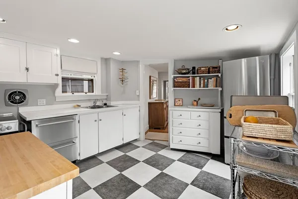 $795,000 | 12 Darling Street, Unit 2, Marblehead, MA 01945