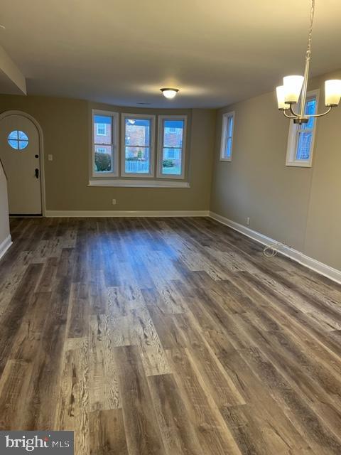 112 Cherrydell Road Catonsville, MD 21228 - Photo 4 of 16 Big Family Room, with 3 big windows for lot of SUN