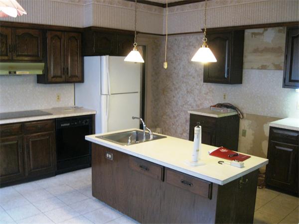 210 St James Avenue Springfield, MA 01109 - Photo 3 of 9 Gallery Image 3