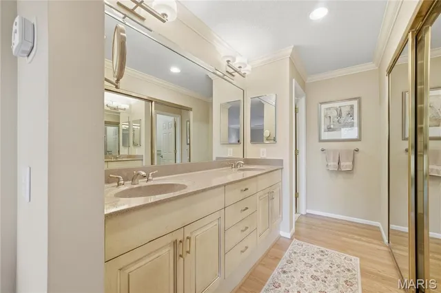 $399,000 | 585 Coeur De Royale Drive, Unit 405, Creve Coeur, MO 63141