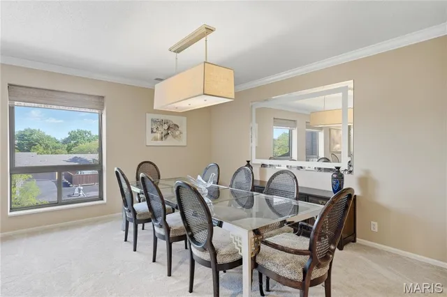 $399,000 | 585 Coeur De Royale Drive, Unit 405, Creve Coeur, MO 63141