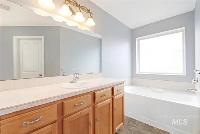 $389,000 | 214 Northeast Cisco Court, Mountain Home, ID 83647