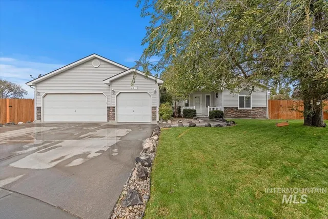$389,000 | 214 Northeast Cisco Court, Mountain Home, ID 83647