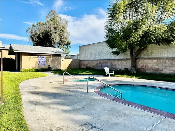 $625,000 | 3913 Hazard Avenue, Unit D, Santa Ana, CA 92703