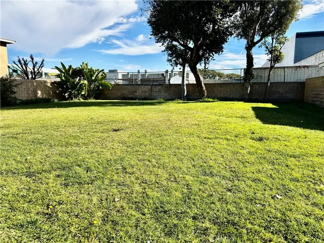 $625,000 | 3913 Hazard Avenue, Unit D, Santa Ana, CA 92703