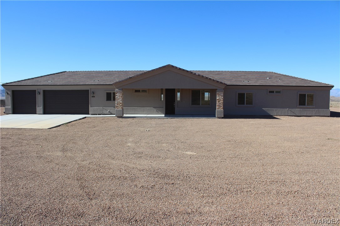 9735 North Atossa Road Kingman, AZ 86401 - Photo 1 of 41 Gallery Image 1
