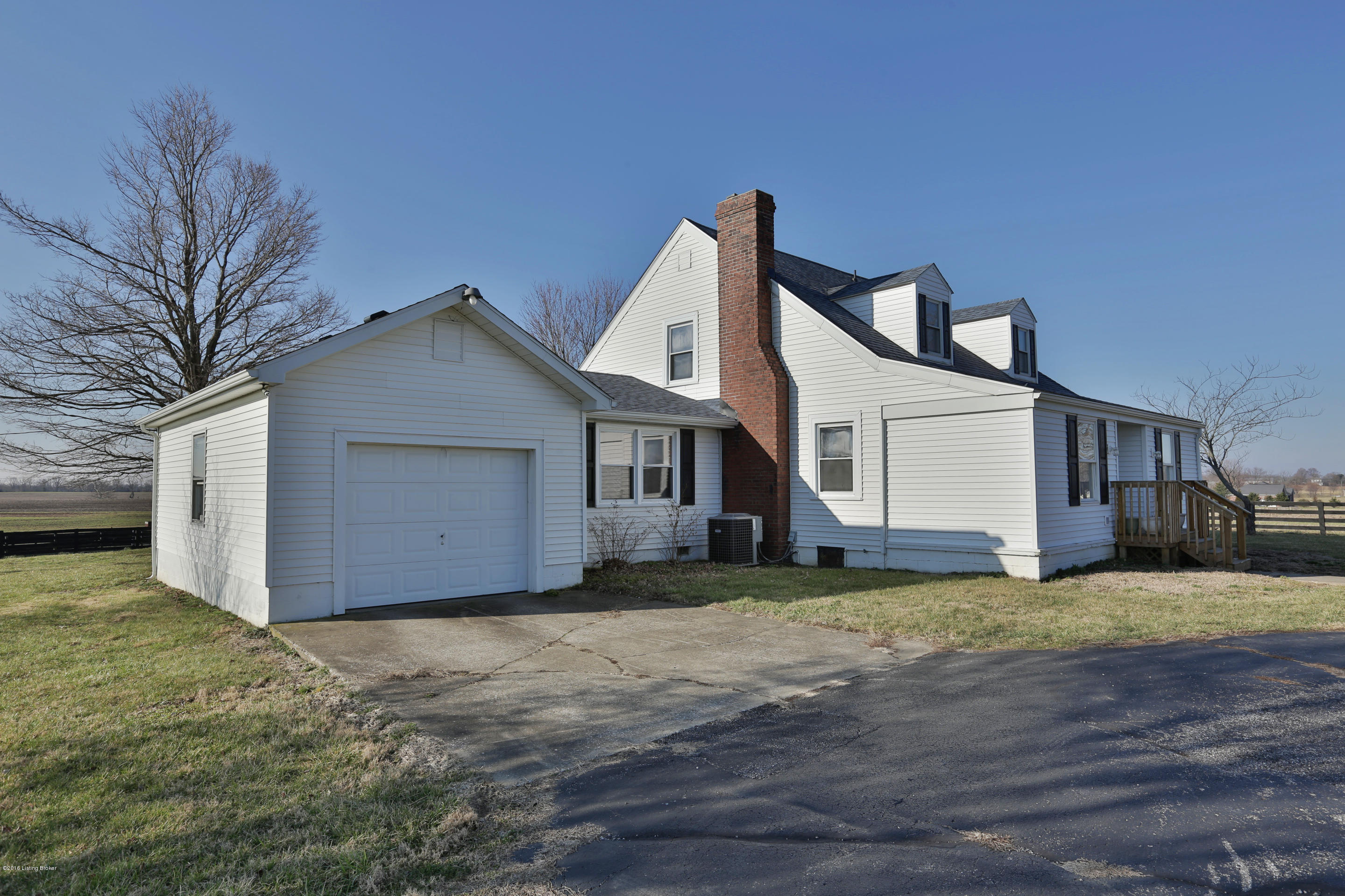 7275 Vigo Road Bagdad, KY 40003 - Photo 34 of 36 Garage