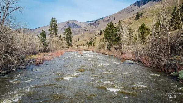 $460,000 | 302 Old Pollock Road, Riggins, ID 83549