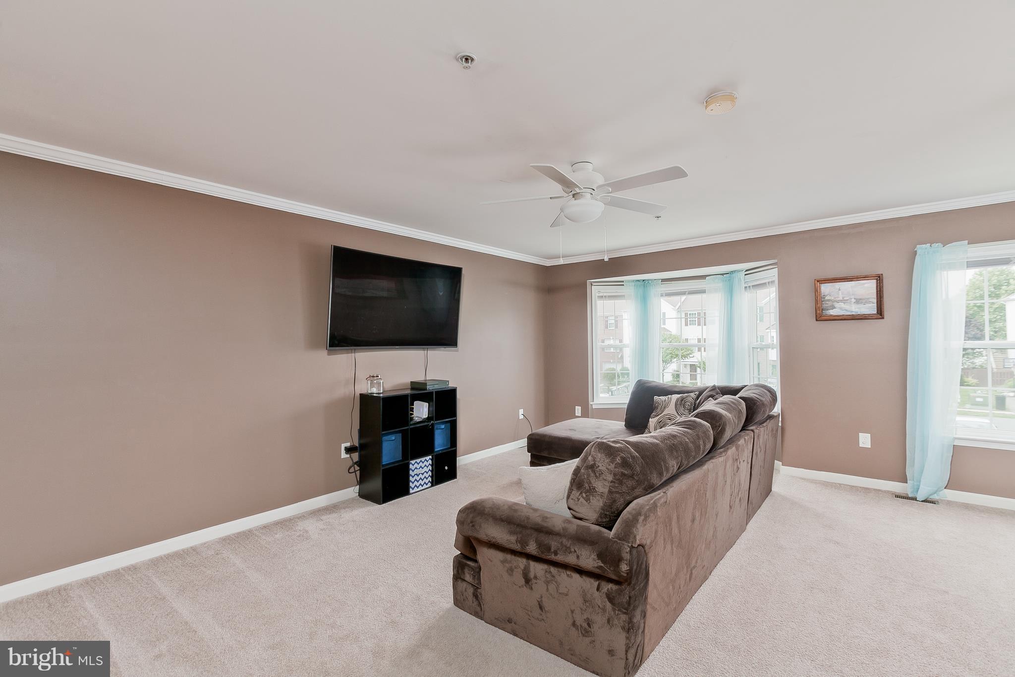 119 Eagles Ridge Smithsburg, MD 21783 - Photo 14 of 28 Living Room