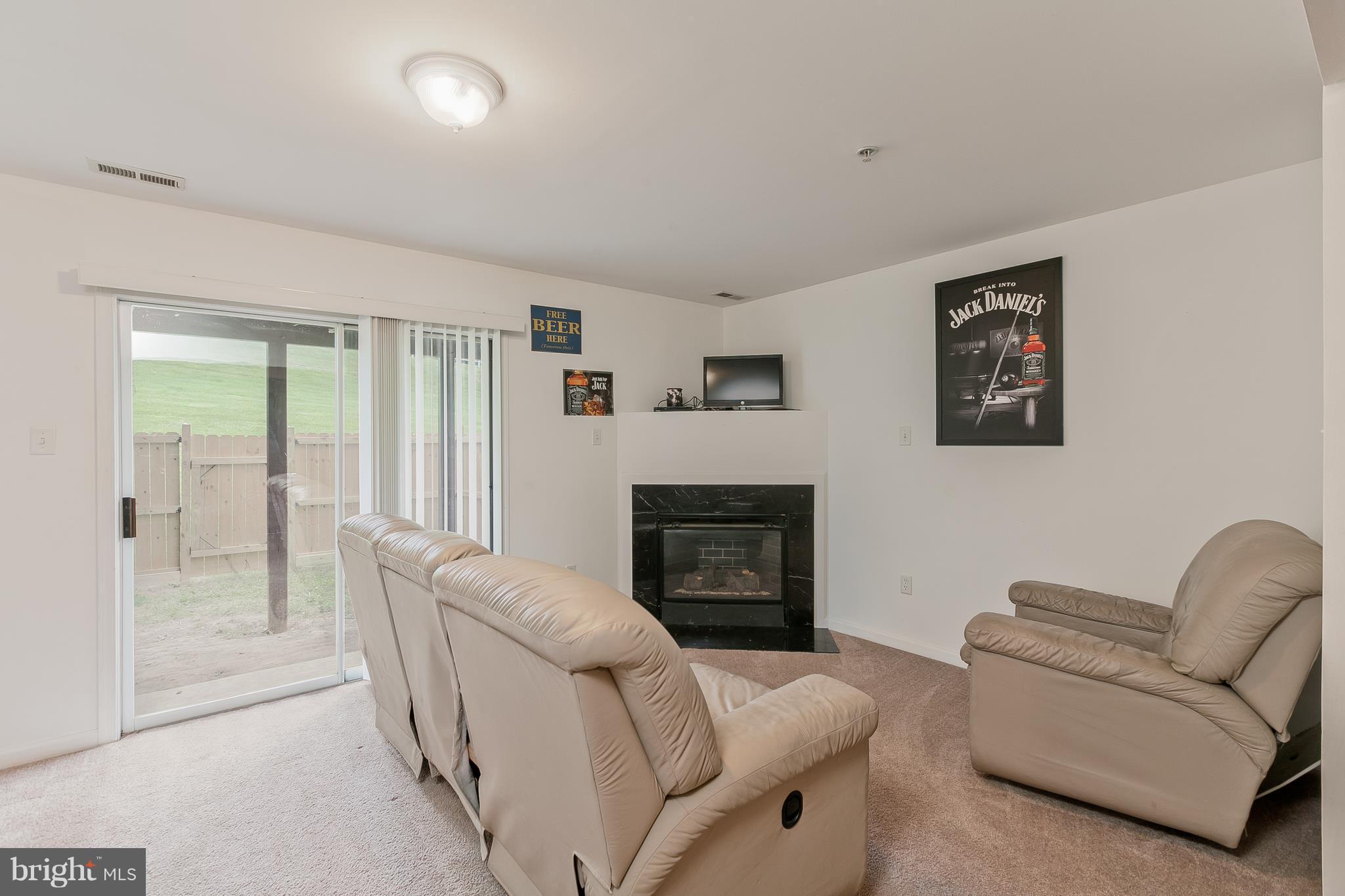 119 Eagles Ridge Smithsburg, MD 21783 - Photo 4 of 28 Family Room