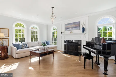 $2,600,000 | 7009 Symphony Court, McLean, VA 22101