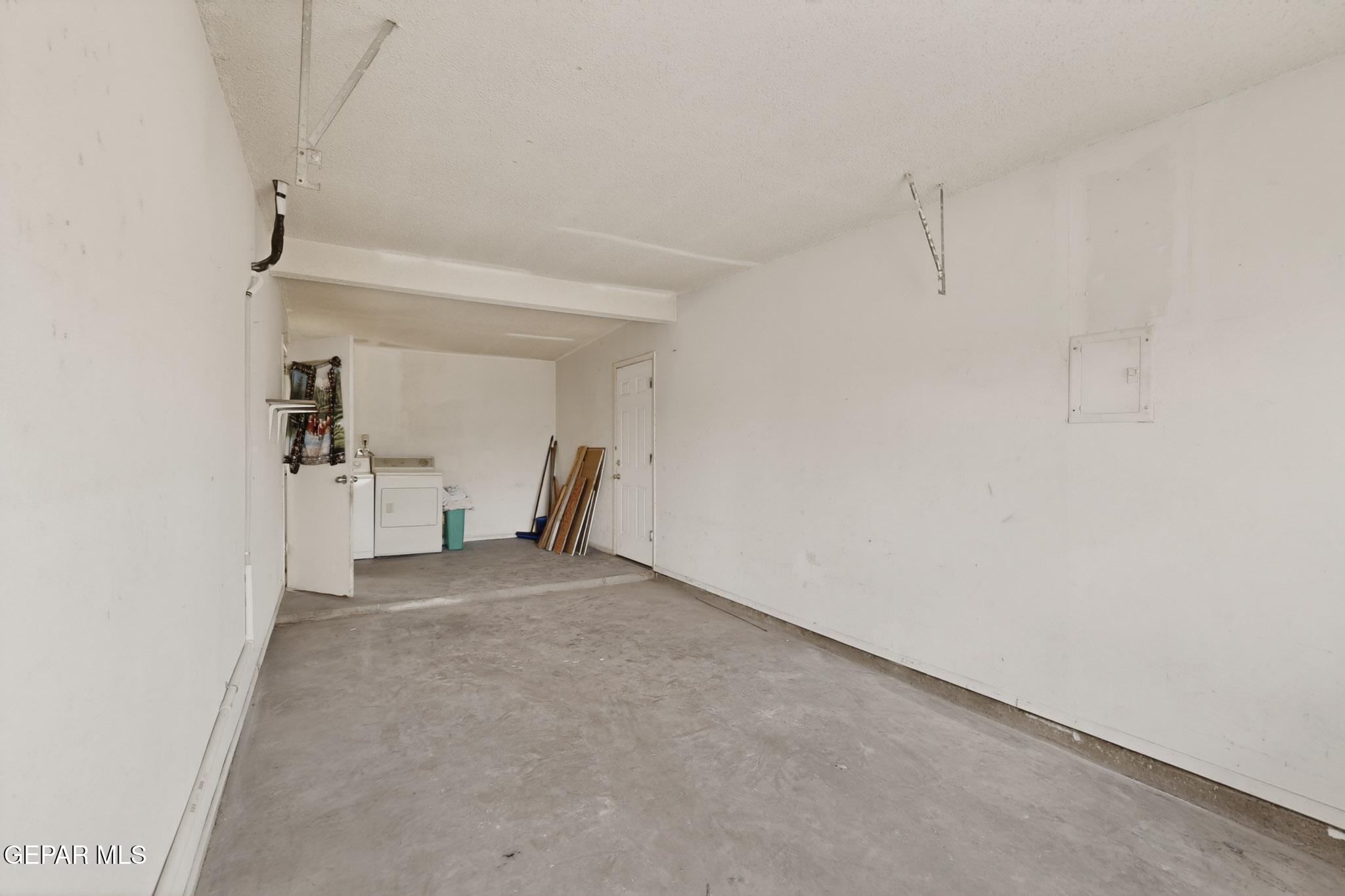 917 Marigold Way El Paso, TX 79907 - Photo 32 of 38 a view of empty room