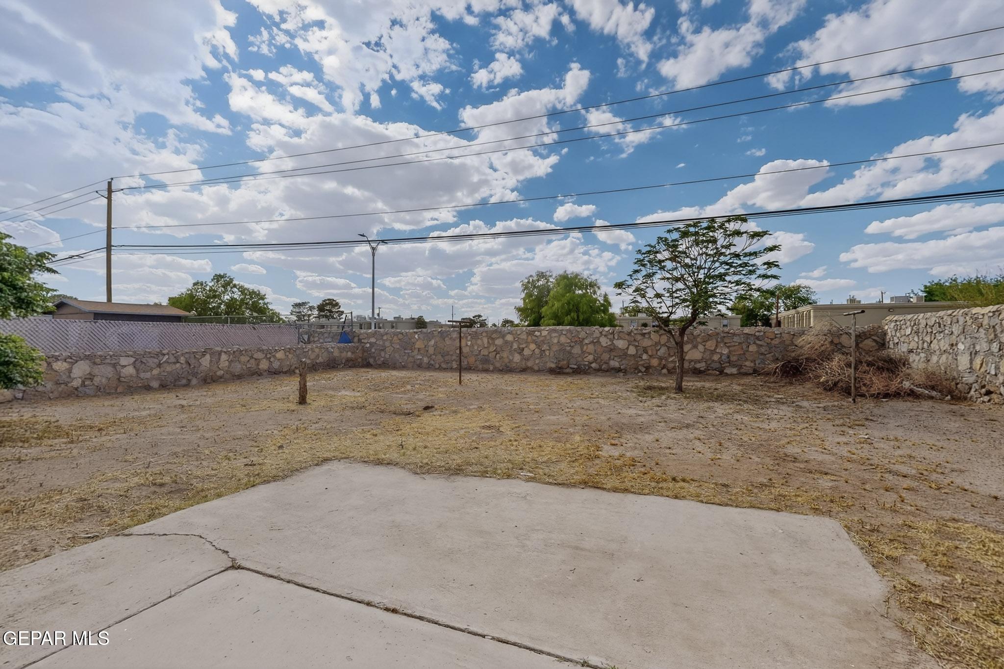 917 Marigold Way El Paso, TX 79907 - Photo 33 of 38 a view of a yard