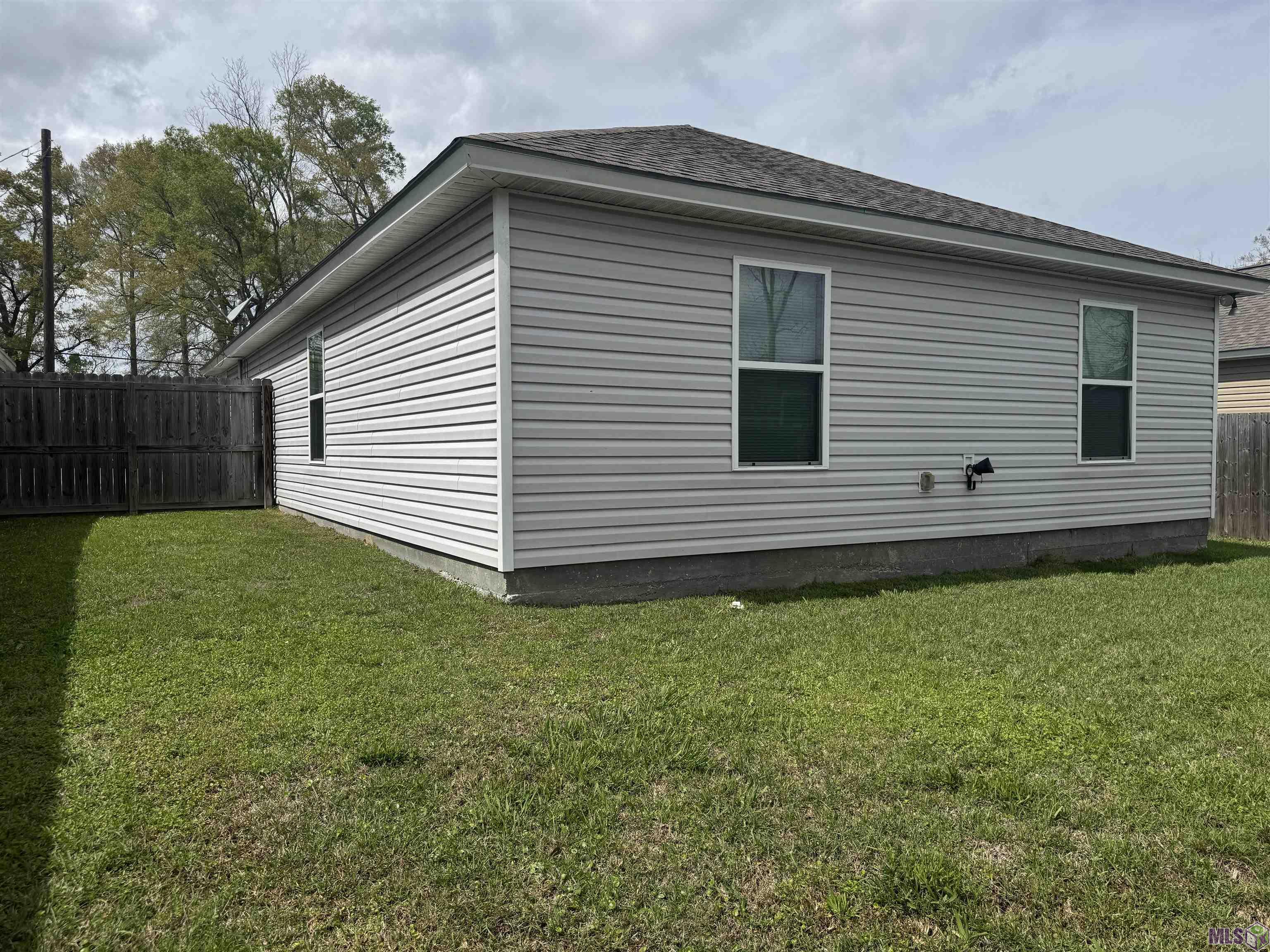 1501 Ravier Lane Sunshine, LA 70780 - Photo 3 of 15