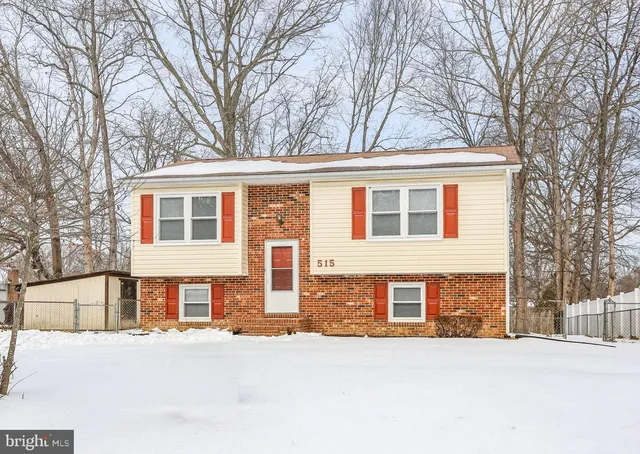 $2,300 | 515 Pleasants Drive, Fredericksburg, VA 22407