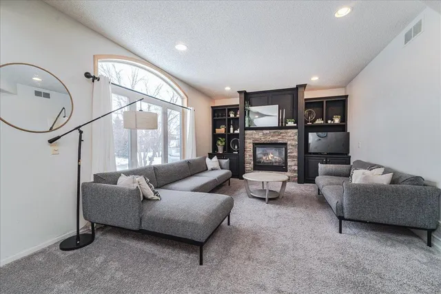 $525,000 | 309 Arabian Drive, Jordan, MN 55352