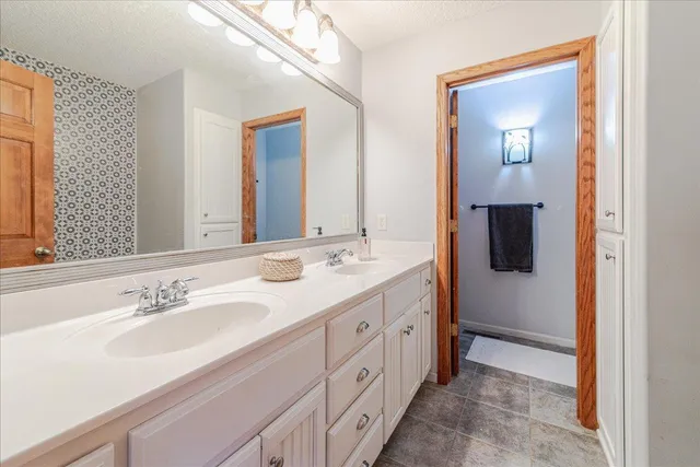 $525,000 | 309 Arabian Drive, Jordan, MN 55352