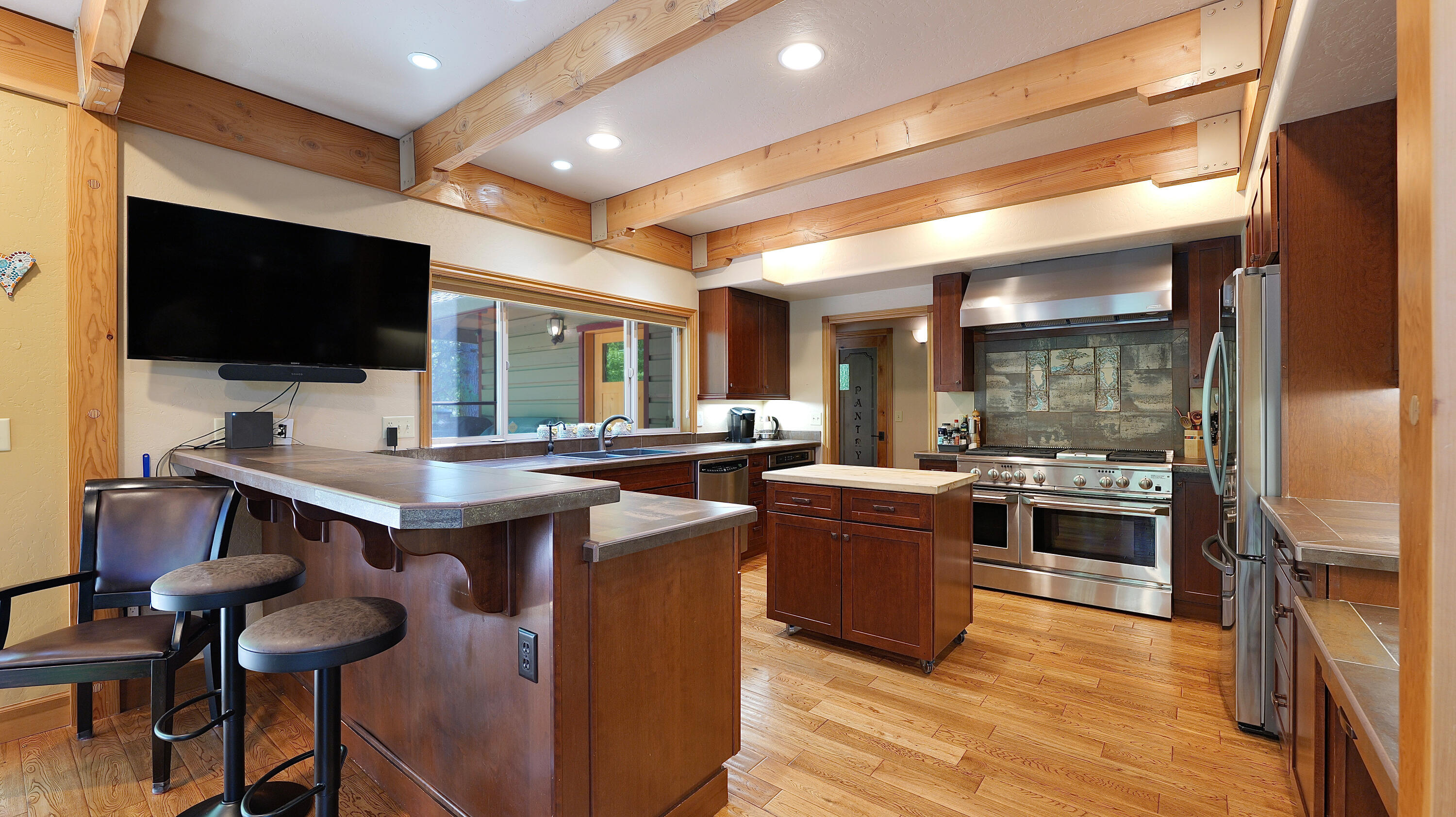 343 Rene Drive Shady Cove, OR 97539 - Photo 16 of 152 Kitchen