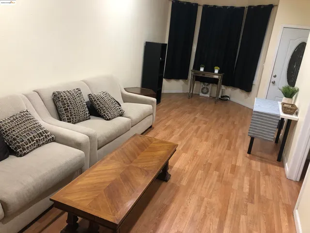 $950 | 3433 Haven Downstairs, Unit DOWNSTAIRS #1, Oakland, CA 94608