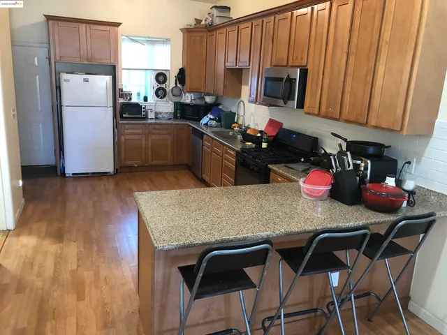 $950 | 3433 Haven Downstairs, Unit DOWNSTAIRS #1, Oakland, CA 94608