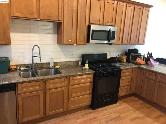$950 | 3433 Haven Downstairs, Unit DOWNSTAIRS #1, Oakland, CA 94608
