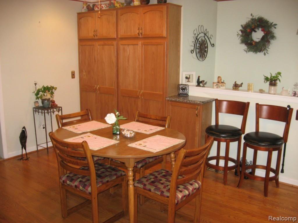 10825 Beech Daly Road Taylor, MI 48180 - Photo 7 of 24 Dining area open to kitchen & family rm