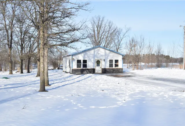 $200,000 | 285 Pokegama Avenue West, Henriette, MN 55036