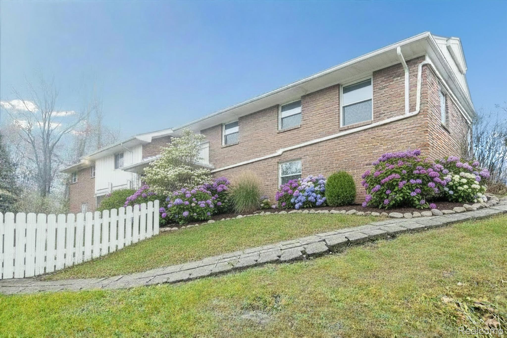 30609 Inkster Road Farmington, MI 48334 - Photo 36 of 40 56-A71444D2-BC37-4167-9853-DD2E47C0CB6F_1_102_o.jpg