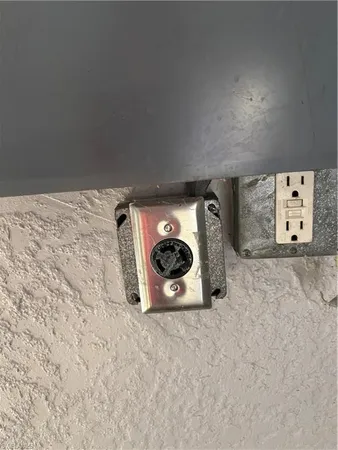 $3,500 | 2210 Grove Drive, Naples, FL 34120