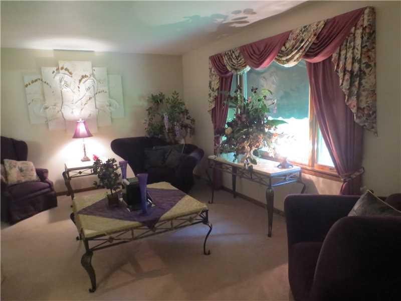 321 Heasley Road Pulaski, PA 16143 - Photo 4 of 22 Living Room.