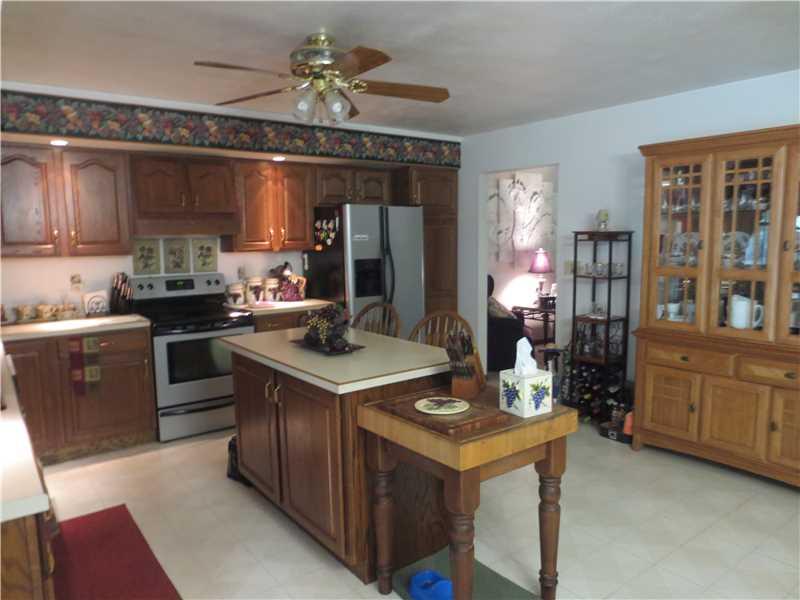 321 Heasley Road Pulaski, PA 16143 - Photo 5 of 22 Kitchen.