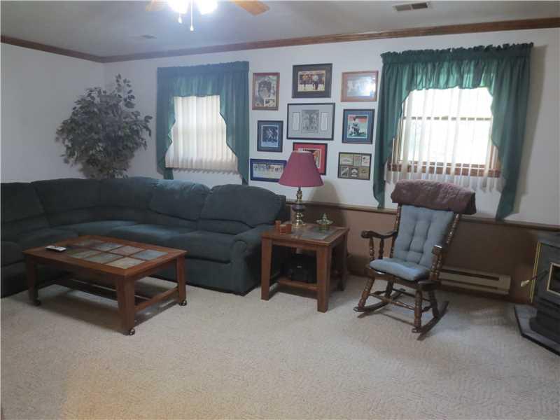 321 Heasley Road Pulaski, PA 16143 - Photo 7 of 22 Family Room.