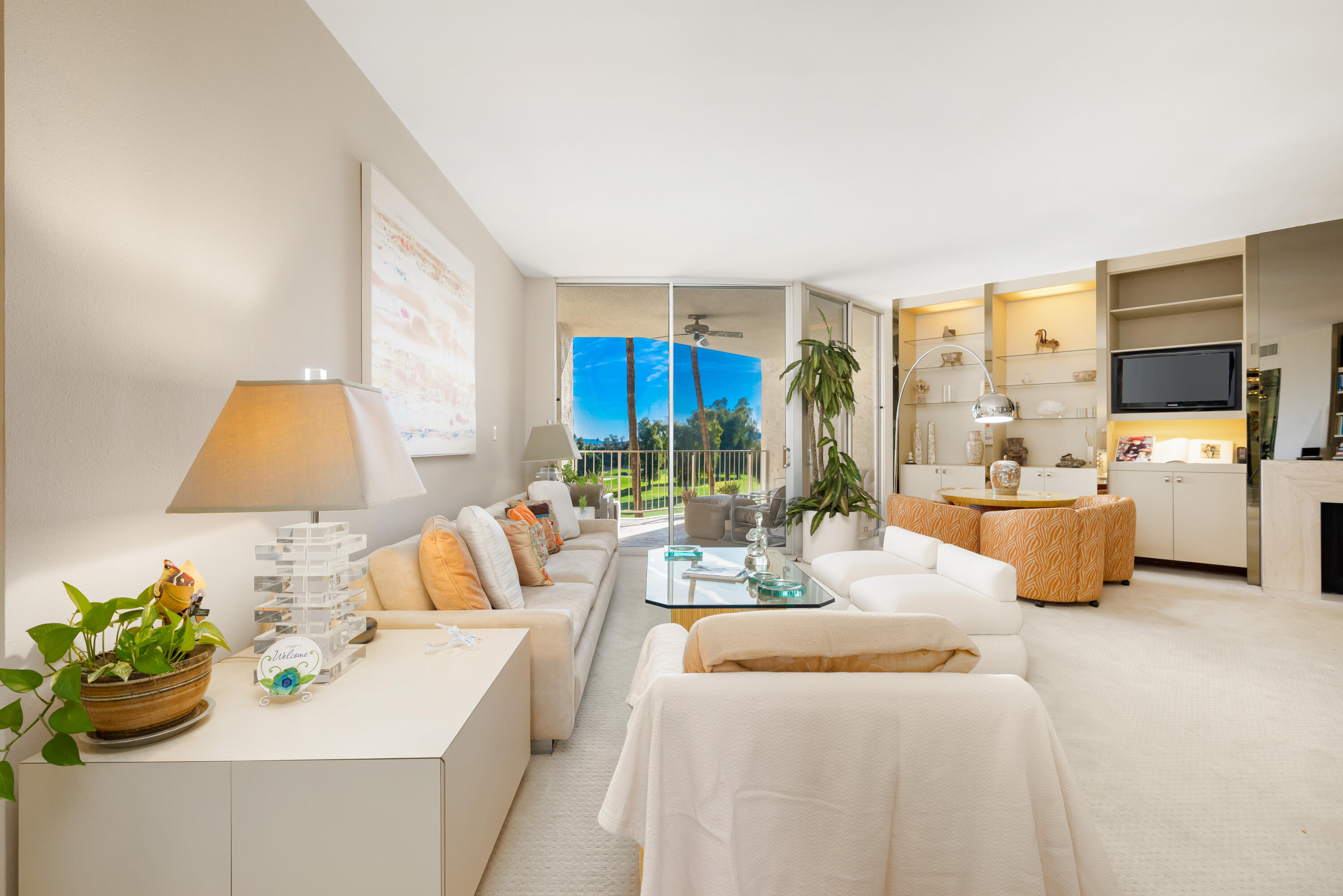 900 Island Drive, Unit 507 Rancho Mirage, CA 92270 - Photo 17 of 37 DI Living Room