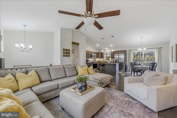 $382,500 | 174 Brant Lane, Martinsburg, WV 25403