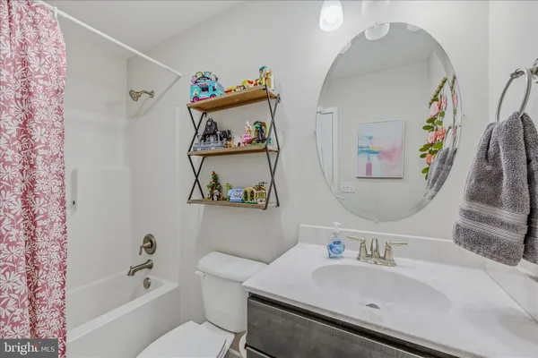 $382,500 | 174 Brant Lane, Martinsburg, WV 25403