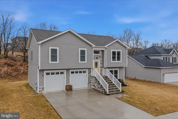 $382,500 | 174 Brant Lane, Martinsburg, WV 25403
