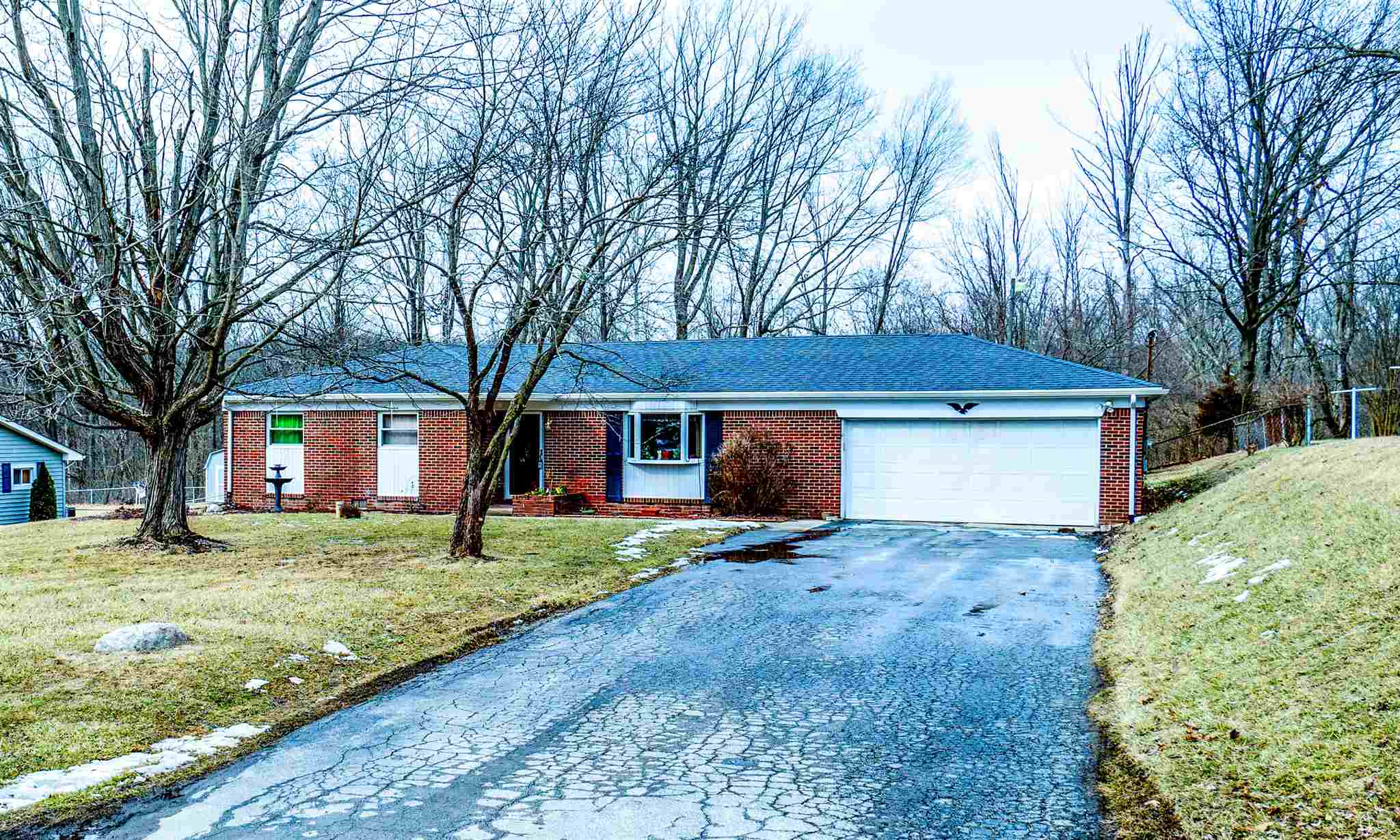 2055 East Bocock Road Marion, IN 46952 - Photo 1 of 25
