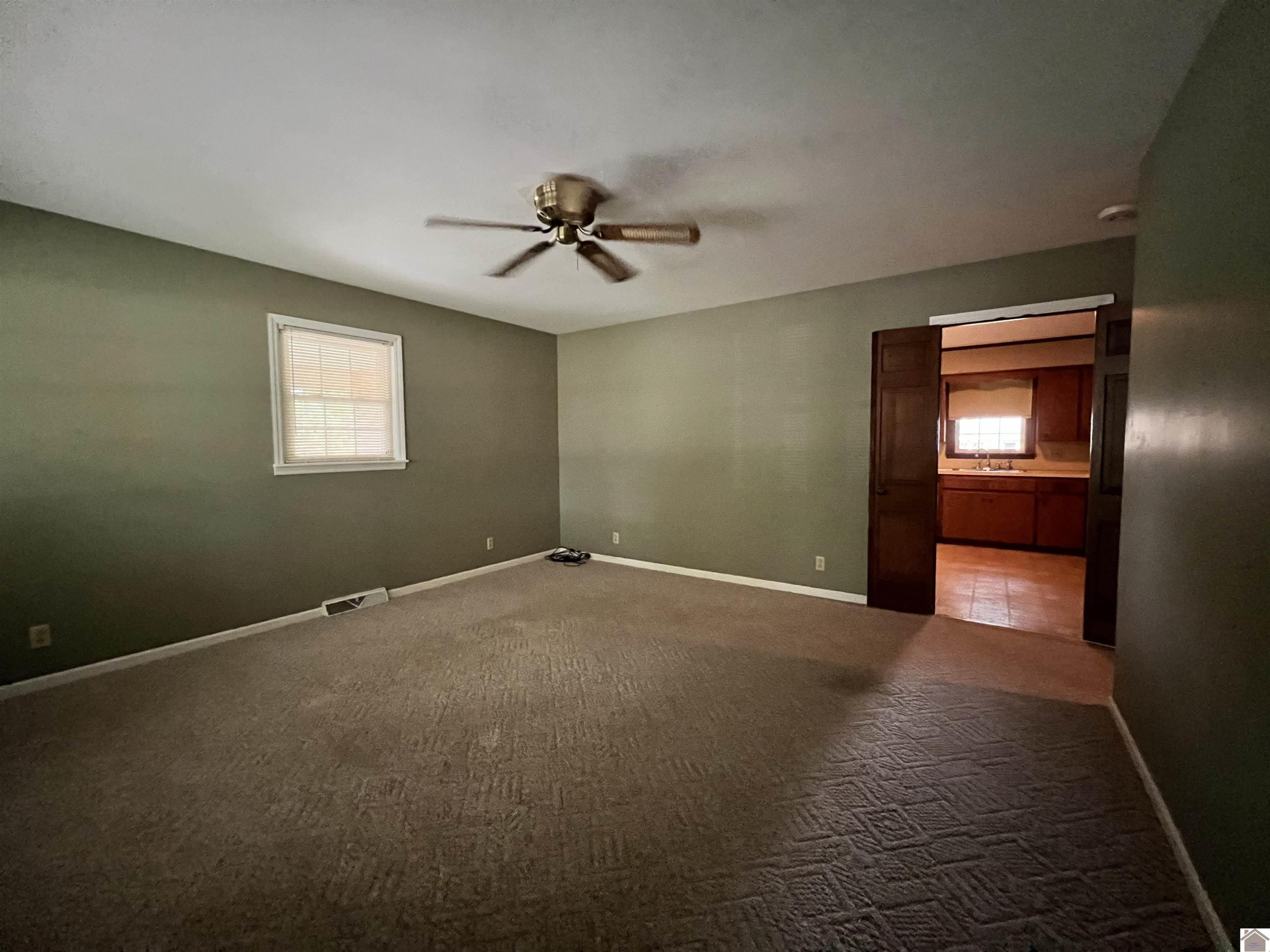 822 South 9th Street Murray, KY 42071 - Photo 5 of 29 Living Room