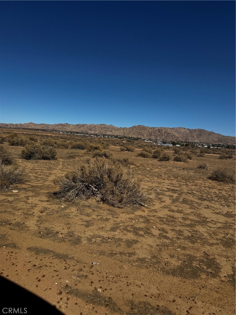 0 Waalew Road Apple Valley, CA 92307 - Photo 3 of 4 a view of ocean and green space