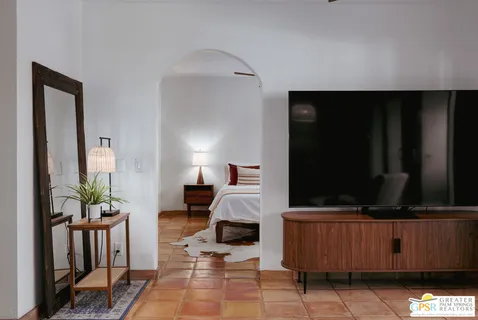 $270,000 | 413 East Via Escuela, Unit 611, Palm Springs, CA 92262