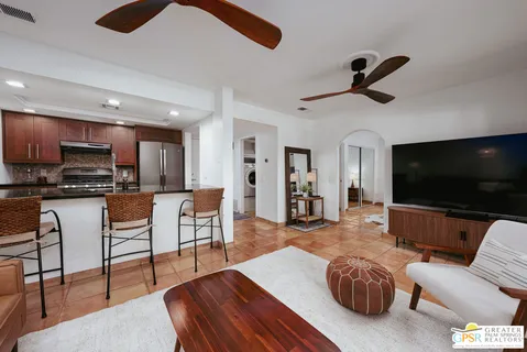 $270,000 | 413 East Via Escuela, Unit 611, Palm Springs, CA 92262