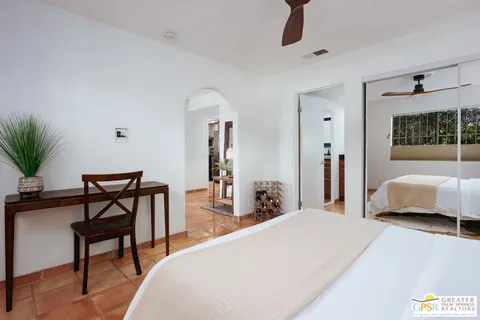 $270,000 | 413 East Via Escuela, Unit 611, Palm Springs, CA 92262