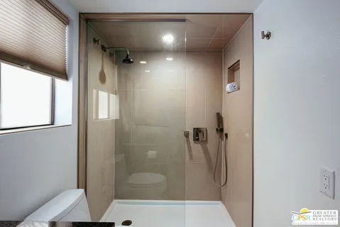 $270,000 | 413 East Via Escuela, Unit 611, Palm Springs, CA 92262