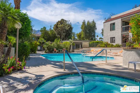 $270,000 | 413 East Via Escuela, Unit 611, Palm Springs, CA 92262