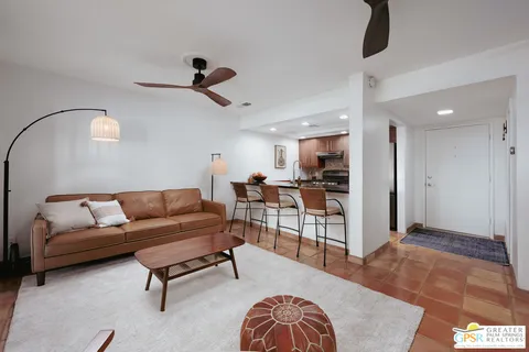 $270,000 | 413 East Via Escuela, Unit 611, Palm Springs, CA 92262