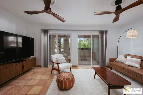 $270,000 | 413 East Via Escuela, Unit 611, Palm Springs, CA 92262