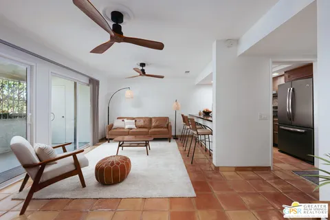 $270,000 | 413 East Via Escuela, Unit 611, Palm Springs, CA 92262