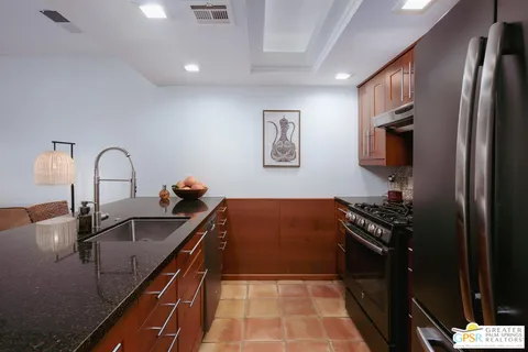 $270,000 | 413 East Via Escuela, Unit 611, Palm Springs, CA 92262