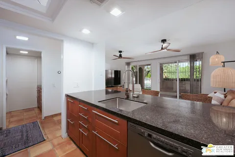 $270,000 | 413 East Via Escuela, Unit 611, Palm Springs, CA 92262